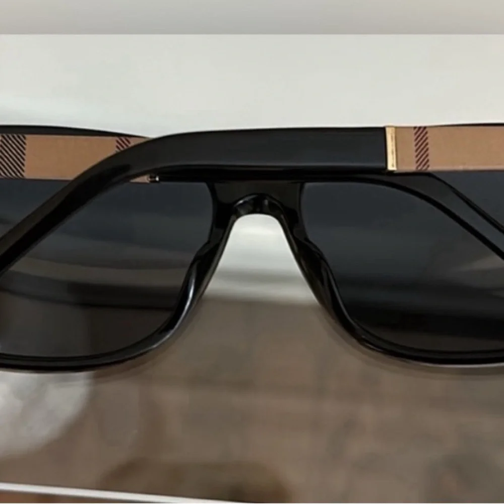 -💫NWT BURBERRY sunglasses